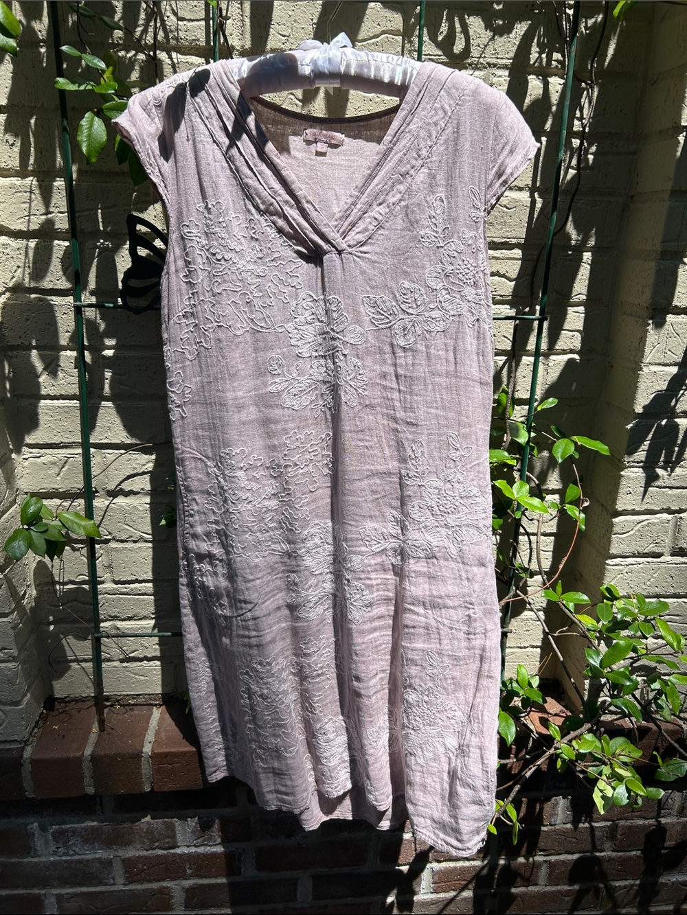 Embroidered Light Mauve V-Neck Midi Dress 100% Linen